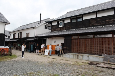 サガ電子工業株式会社の社屋の外観。